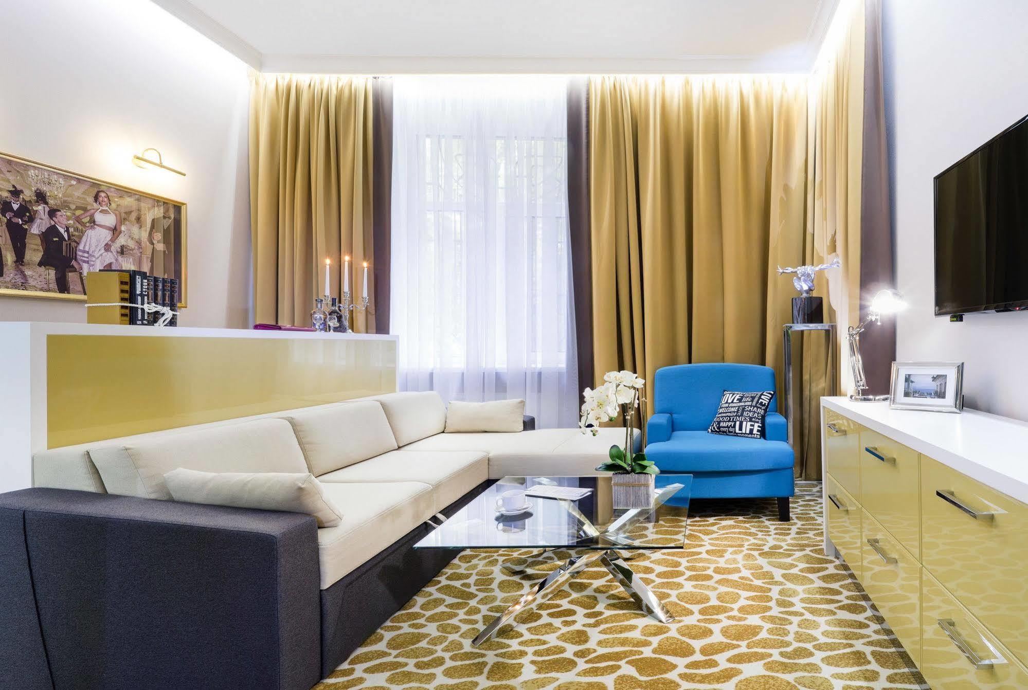 Mirax Sapphire Boutique Hotel Харков Екстериор снимка