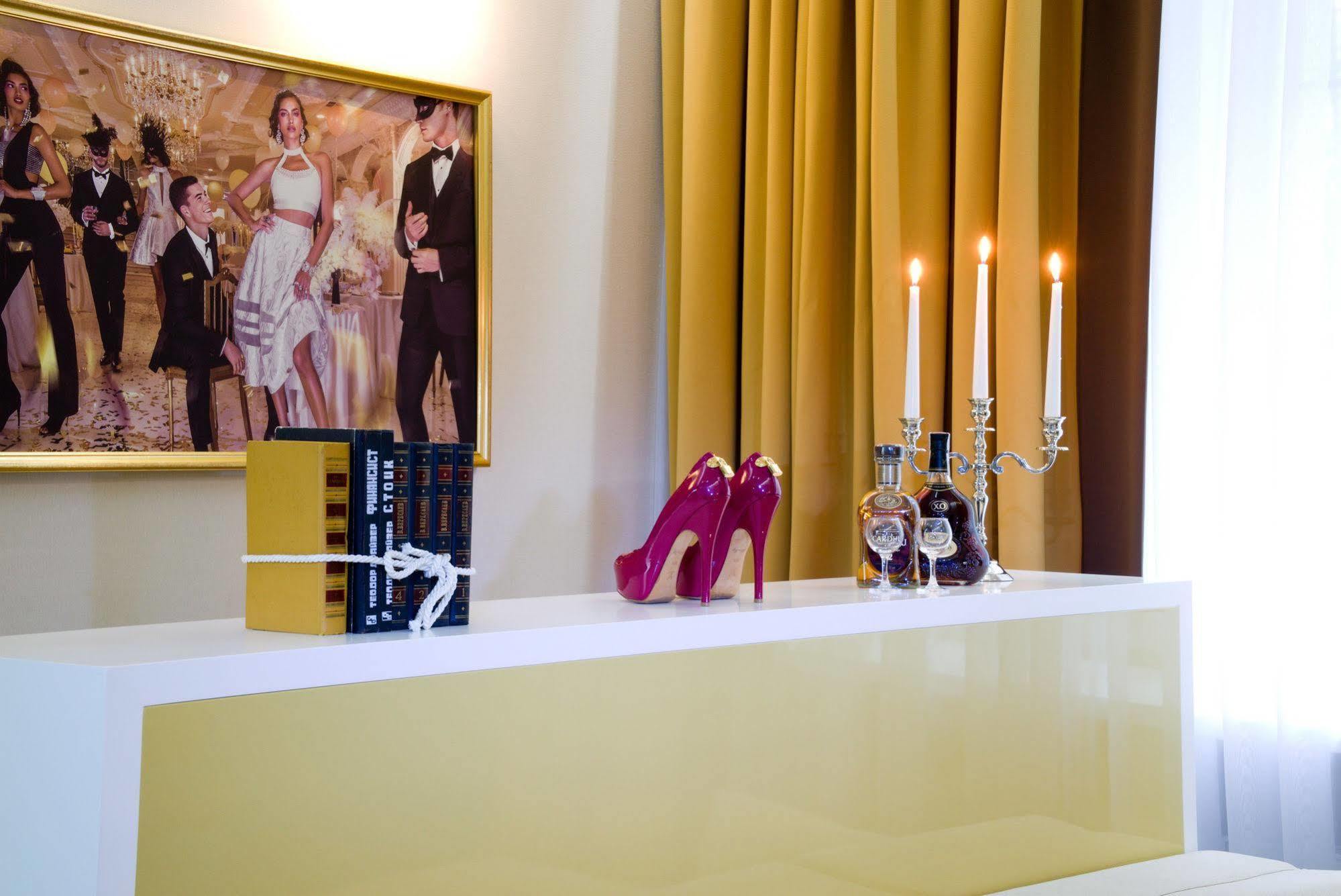 Mirax Sapphire Boutique Hotel Харков Екстериор снимка