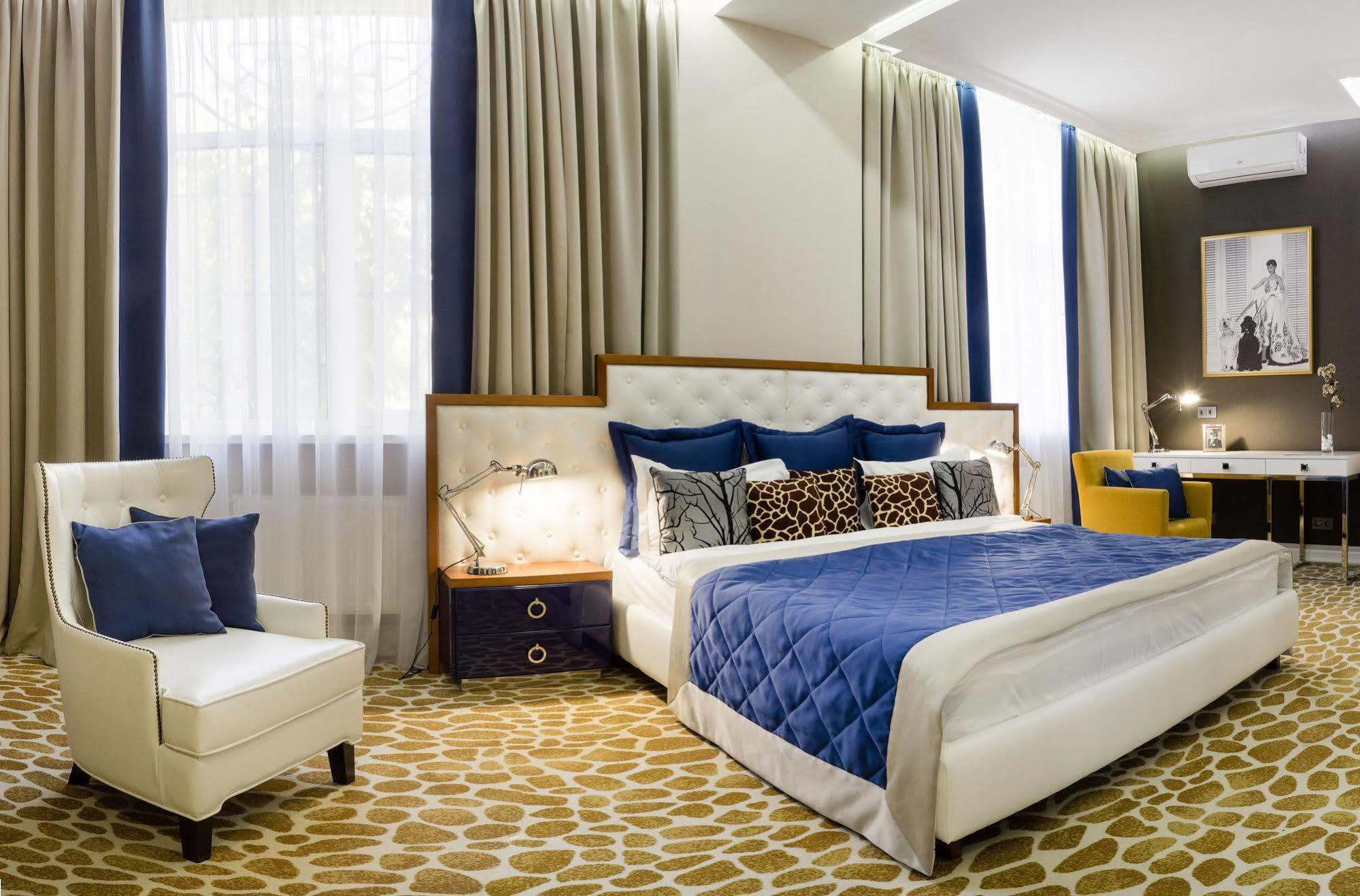 Mirax Sapphire Boutique Hotel Харков Екстериор снимка