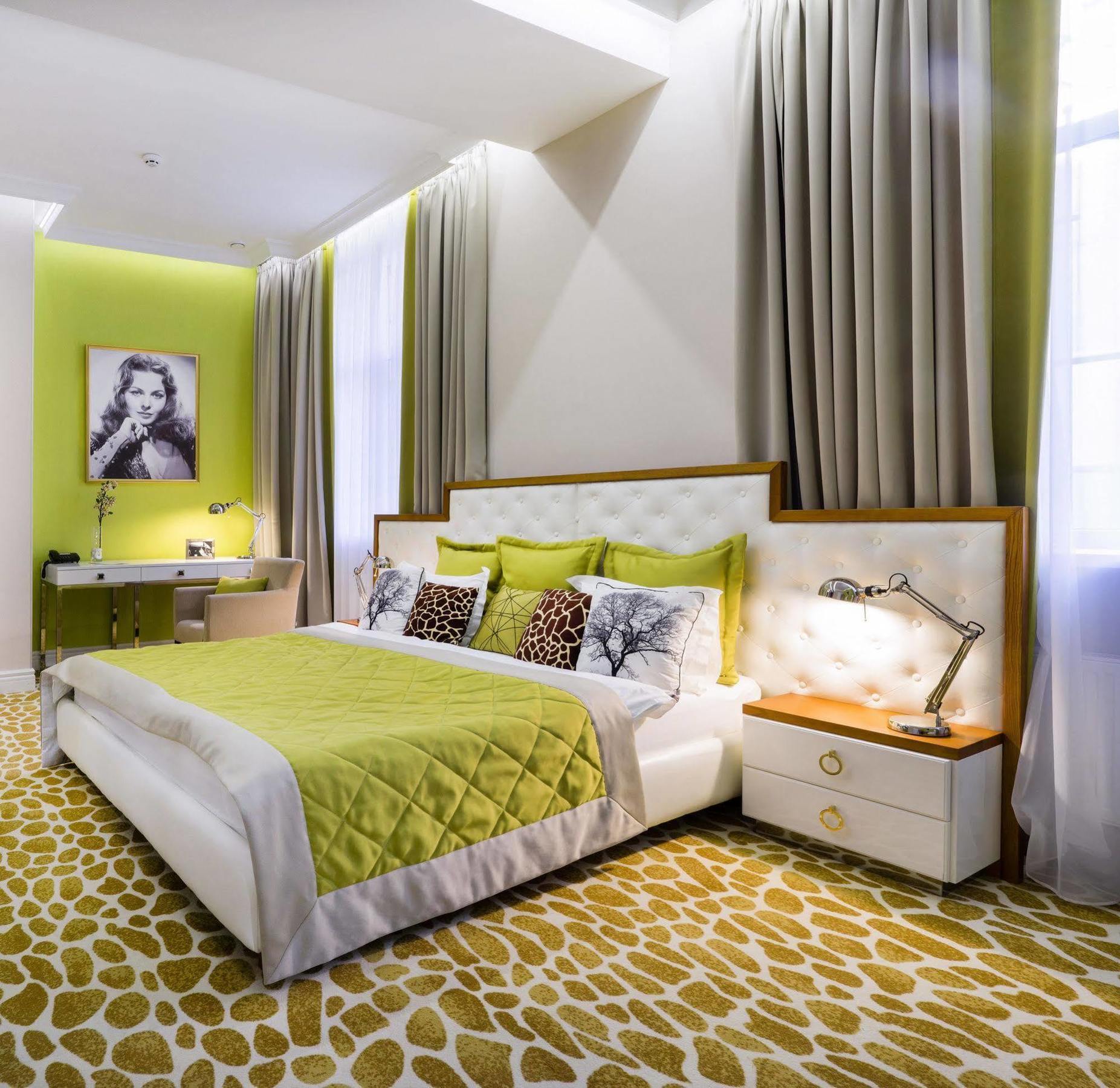 Mirax Sapphire Boutique Hotel Харков Екстериор снимка