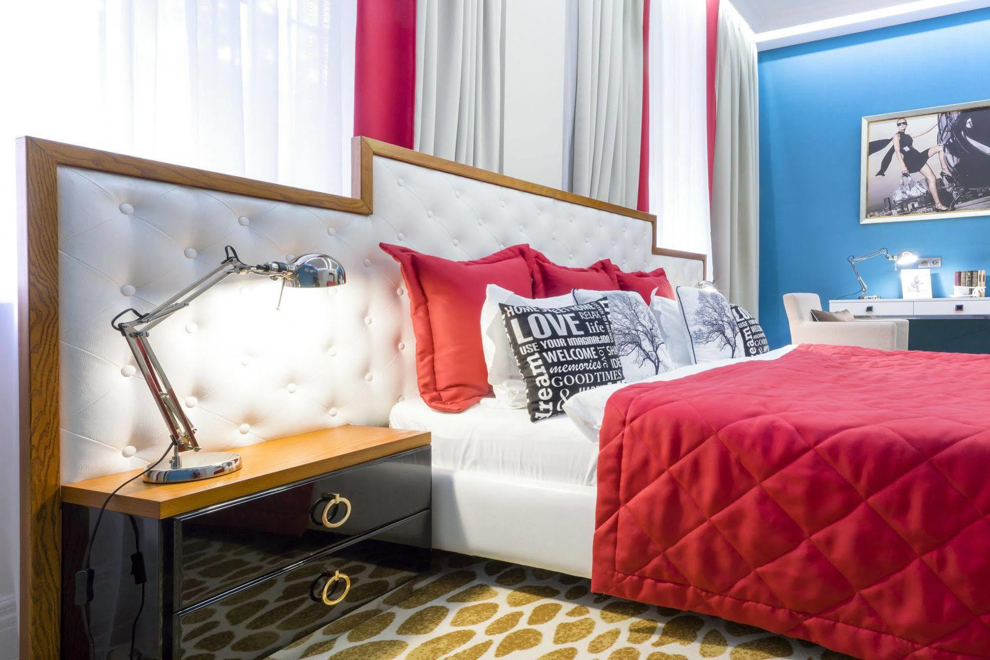 Mirax Sapphire Boutique Hotel Харков Екстериор снимка