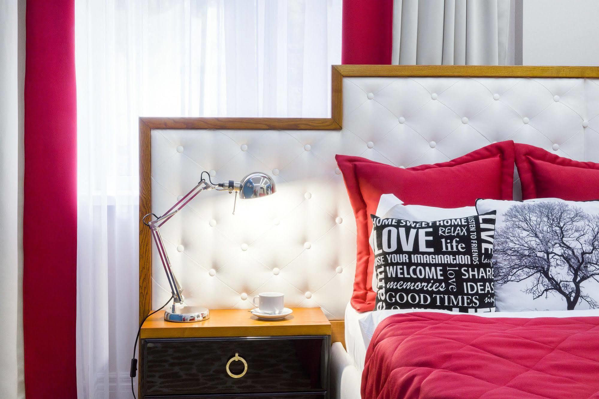 Mirax Sapphire Boutique Hotel Харков Екстериор снимка