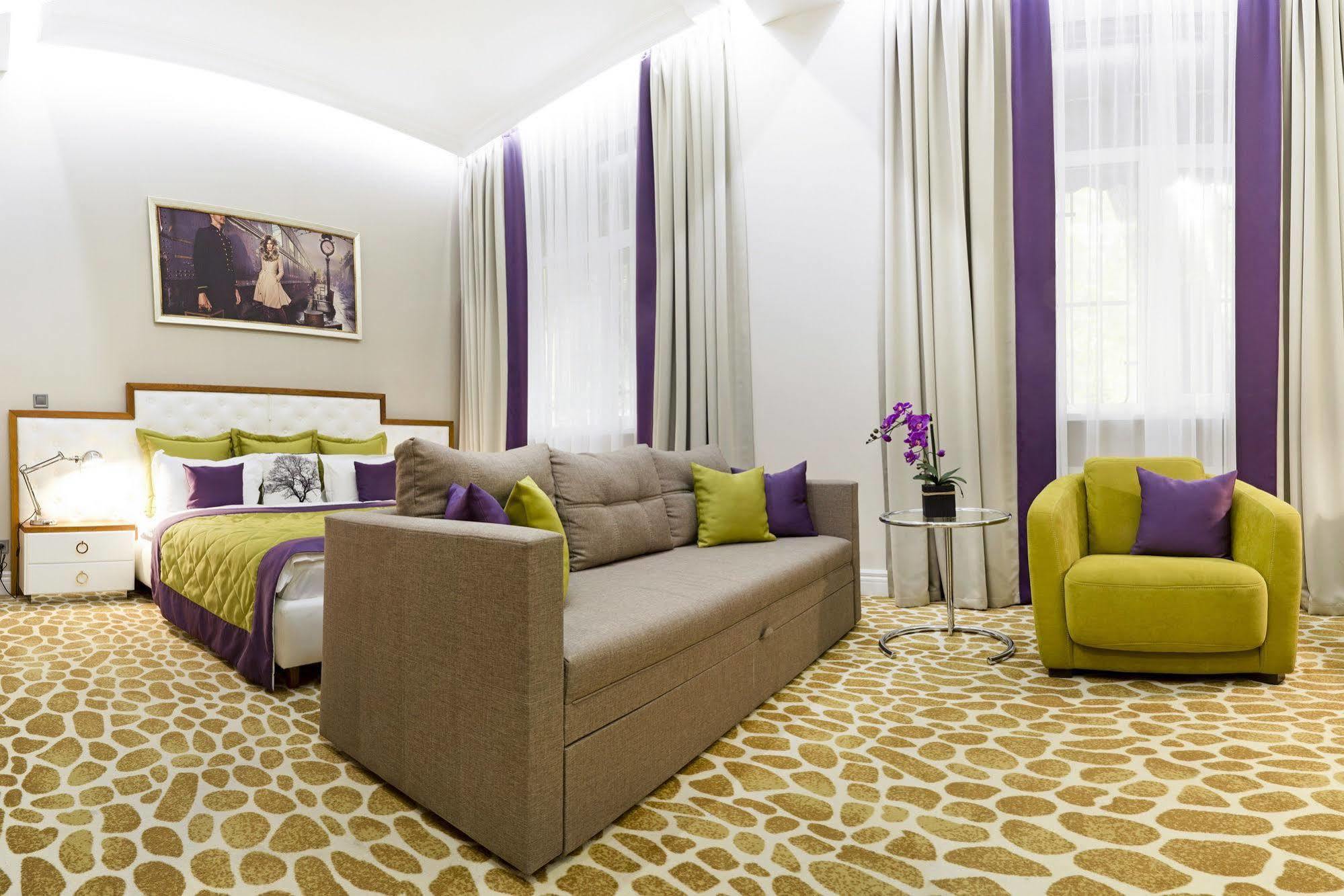 Mirax Sapphire Boutique Hotel Харков Екстериор снимка