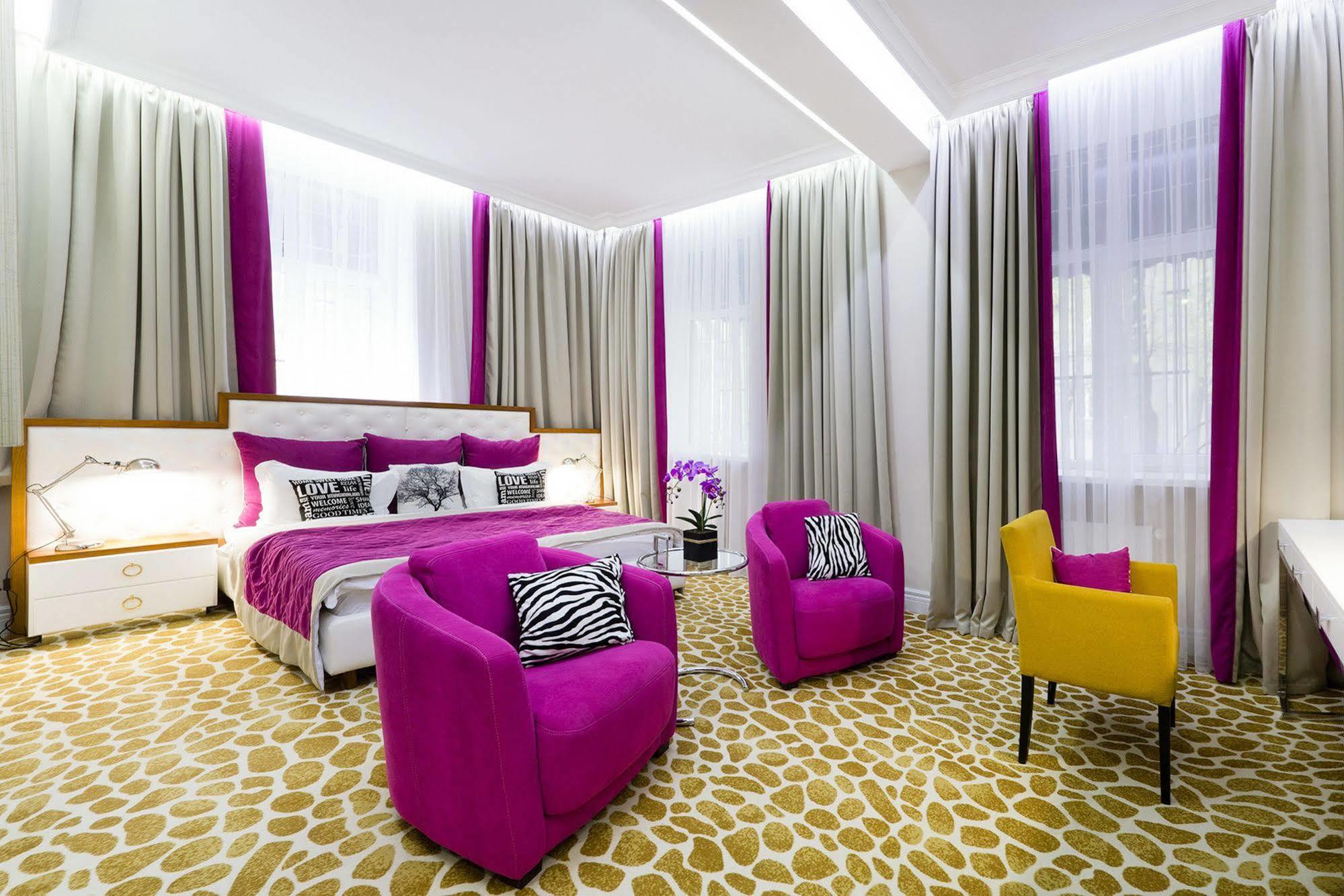 Mirax Sapphire Boutique Hotel Харков Екстериор снимка