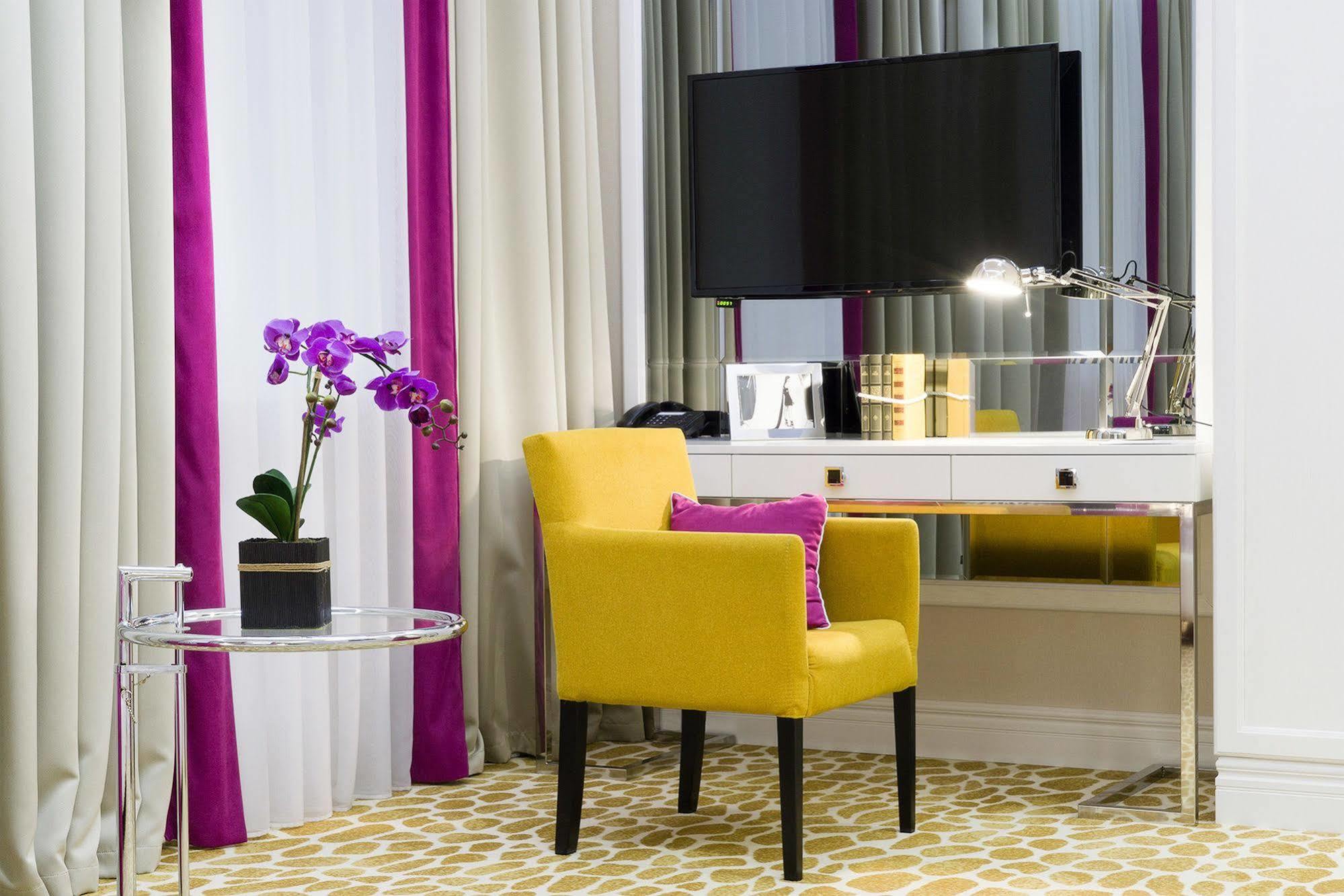 Mirax Sapphire Boutique Hotel Харков Екстериор снимка
